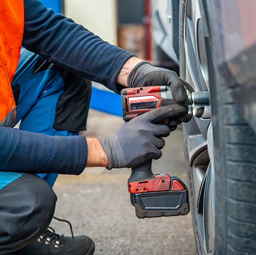 Mobilna i stacjonarna wulkanizacja - Przyjedziemy do Ciebie i naprawimy Twoje opony, gdziekolwiek jesteś! Najszybciej i najtaniej w regionie! Zadzwoń: +48 600 342 649