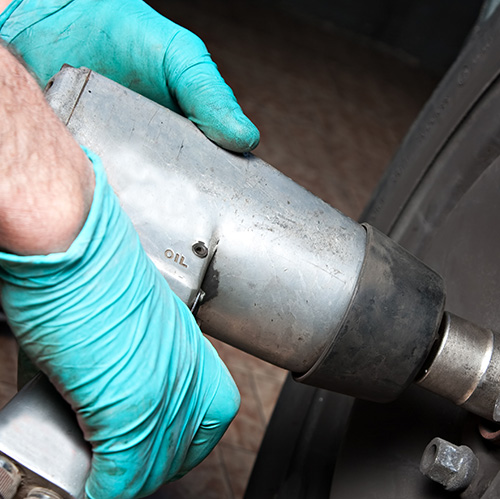 Mobilna i stacjonarna wulkanizacja - Przyjedziemy do Ciebie i naprawimy Twoje opony, gdziekolwiek jesteś! Najszybciej i najtaniej w regionie! Zadzwoń: +48 600 342 649